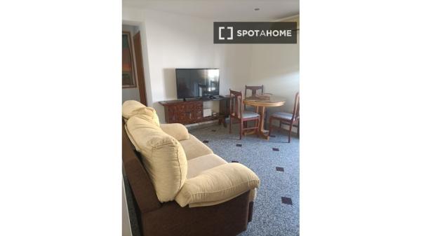 Room in shared apartment in Córdoba