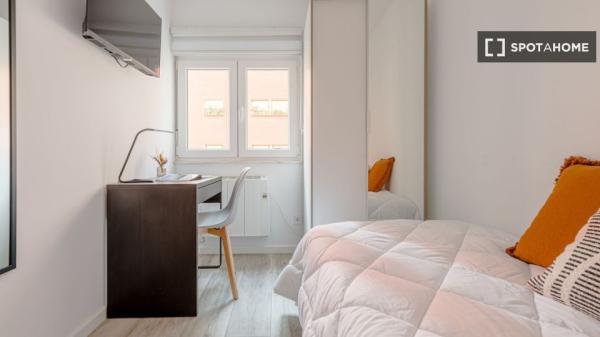 Room in shared apartment in Santander