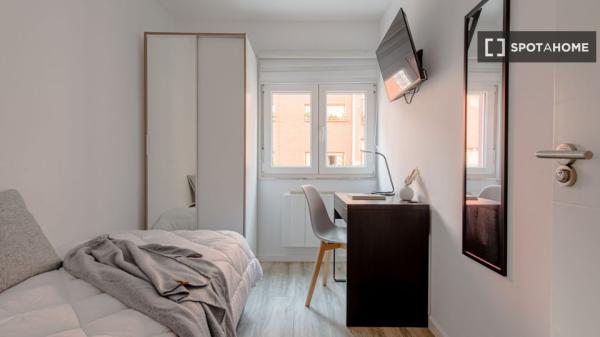 Room in shared apartment in Santander