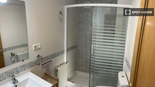 Pokój we wspólnym mieszkaniu w Alcalá de Henares