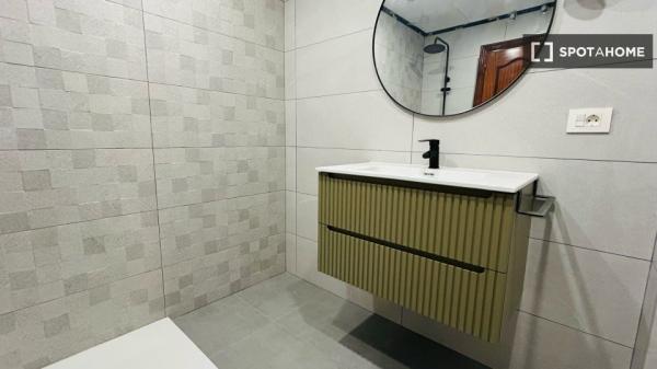 Piso de 2 habitaciones en alquiler en Casco Viejo, Bilbao