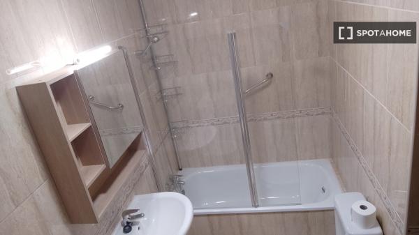 Apartamento de 2 dormitorios en alquiler en Arona, Tenerife
