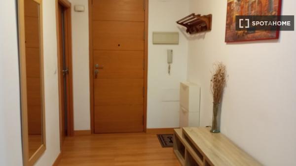 Habitación en piso compartido de 5 habitaciones en Alicante