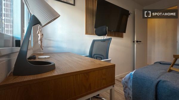 Habitación en piso compartido en alquiler en Simancas, Madrid.