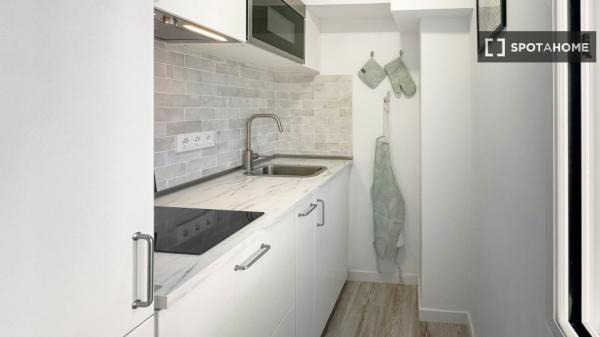 Habitación en piso compartido en alquiler en Simancas, Madrid.