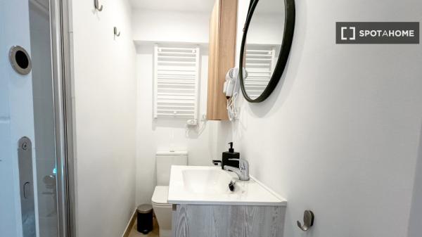 Habitación en piso compartido en alquiler en Simancas, Madrid.