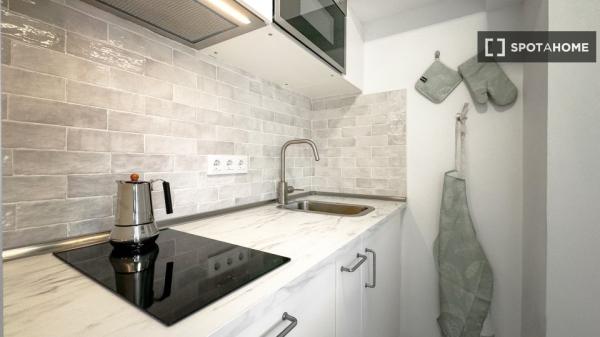 Habitación en piso compartido en alquiler en Simancas, Madrid.