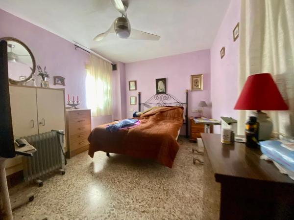 Casa independiente en calle Príamo