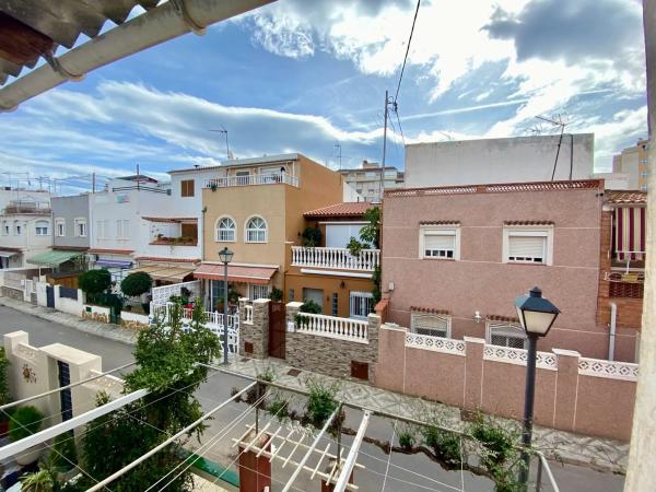 Casa independiente en calle Príamo