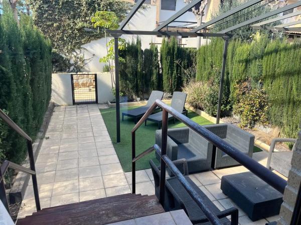 Chalet adosado en avenida Fotógrafo Francisco Cano, 113