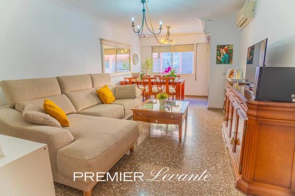 Piso en calle del Plus Ultra