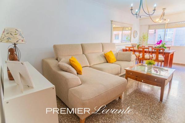 Piso en calle del Plus Ultra