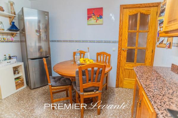 Piso en calle del Plus Ultra