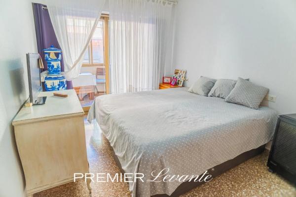 Piso en calle del Plus Ultra