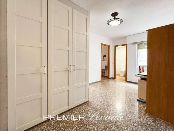 Piso en calle del Plus Ultra