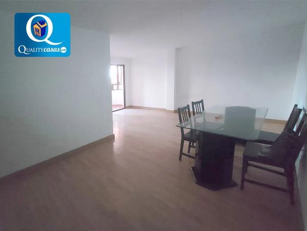 Piso en Barrio Carolinas Altas