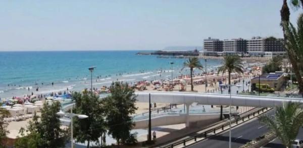 Estudio en calle del Arquitecto Jover