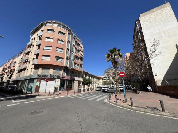 Piso en calle Pinoso