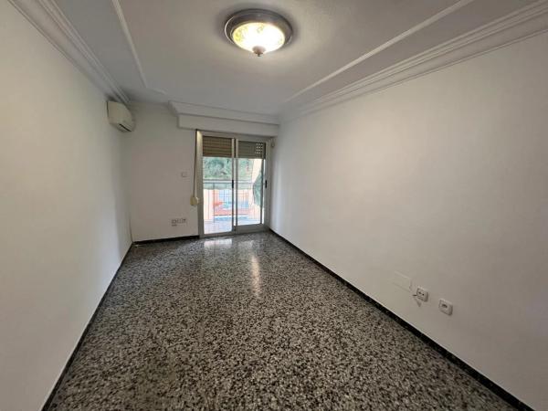 Piso en calle Pinoso