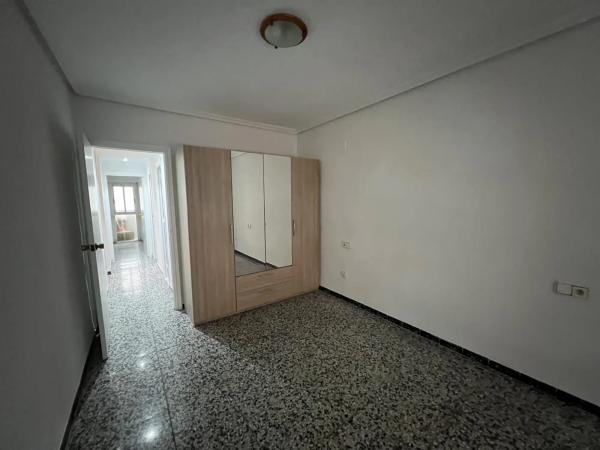 Piso en calle Pinoso