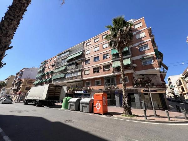 Piso en calle Pinoso