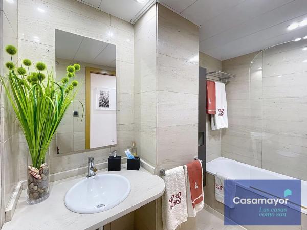 Ático en calle Moratín