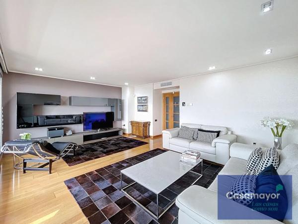 Ático en calle Moratín