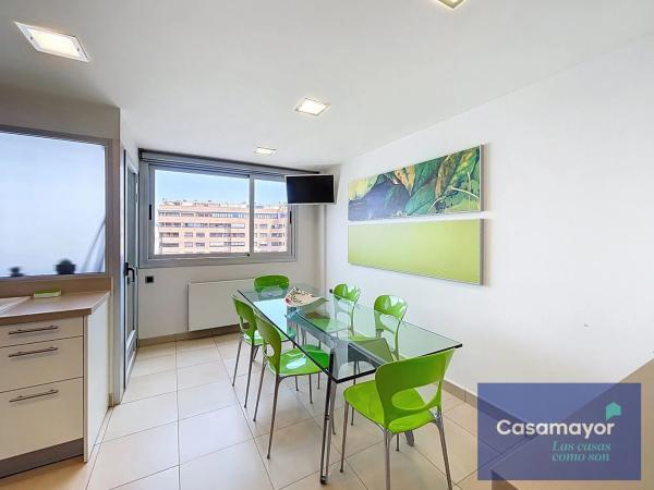 Ático en calle Moratín