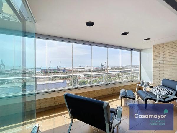 Ático en calle Moratín