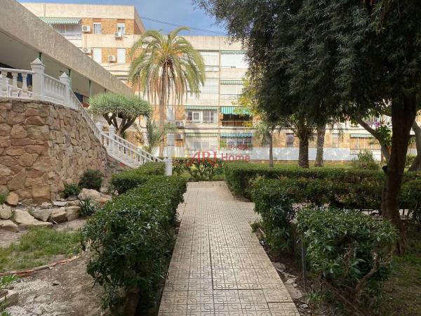 Piso en calle Pintor Antonio Amorós