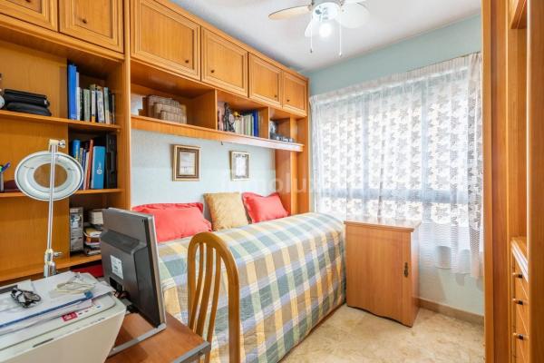 Piso en avenida de les Nacions