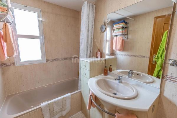 Piso en avenida de les Nacions