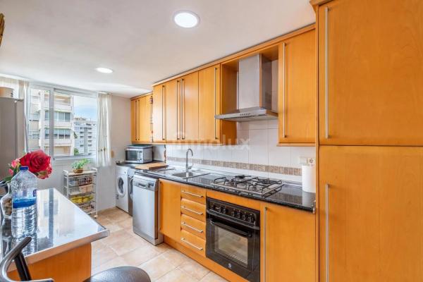 Piso en avenida de les Nacions