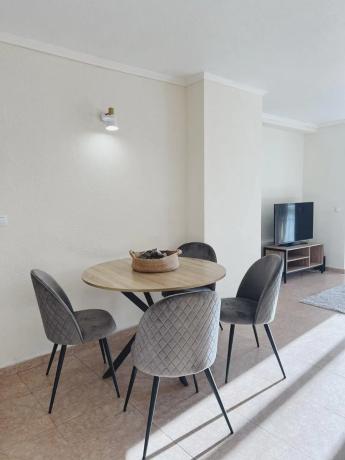 Piso en calle Pintor Antonio Amorós, 4