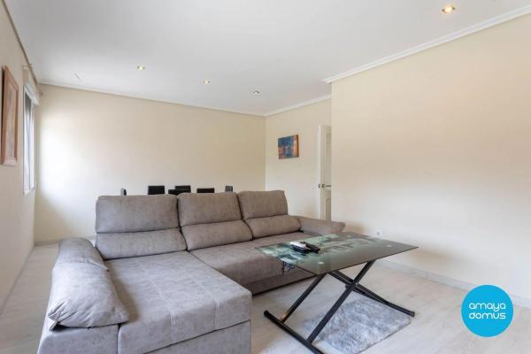 Piso en avenida Países Escandinavos