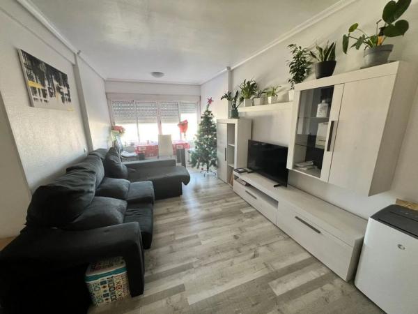 Piso en calle Pintor Pedro Camacho, 5