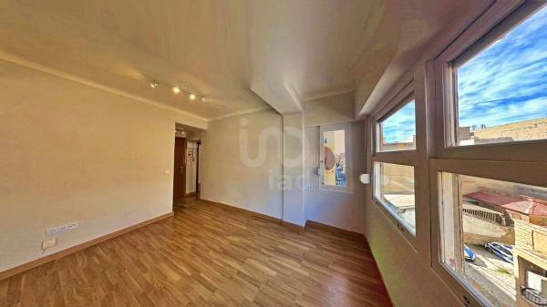 Piso en calle Pascual de la Mata, 22