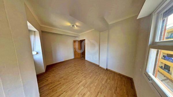 Piso en calle Pascual de la Mata, 22