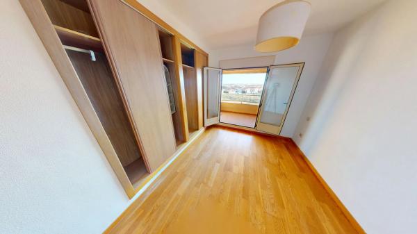 Piso en plaza del Papa Juan Pablo Ii, 25