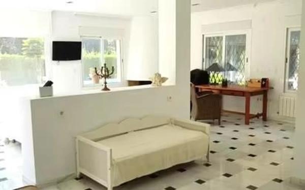 Casa independiente en camino Cipres