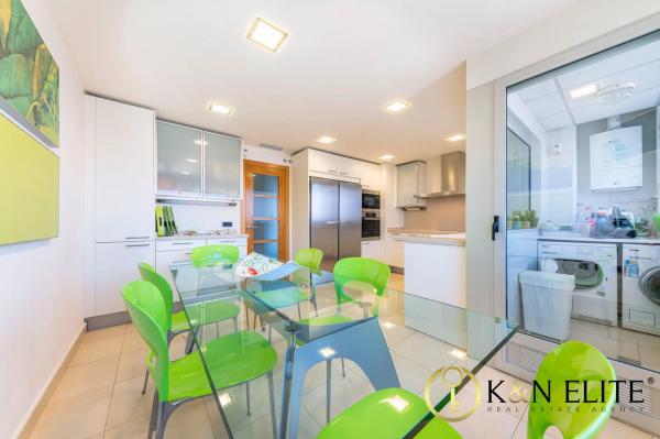 Ático en calle Moratín, 25