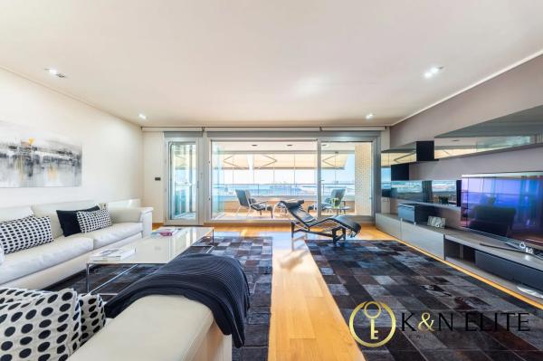 Ático en calle Moratín, 25