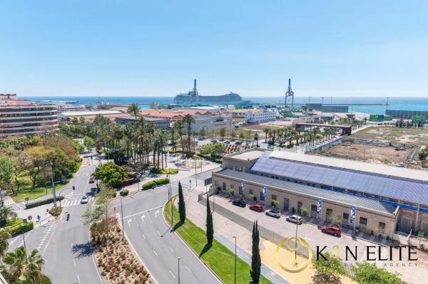 Ático en calle Moratín, 25