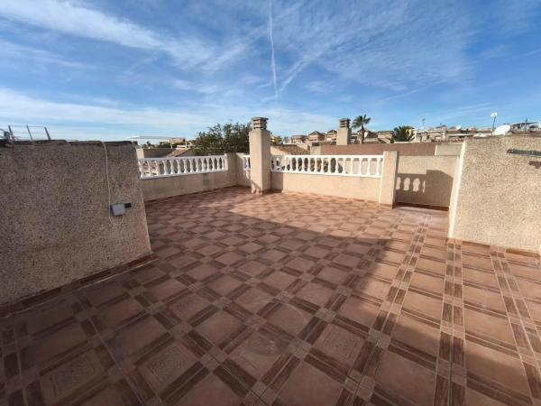 Chalet adosado en calle Manuel de Falla, 2