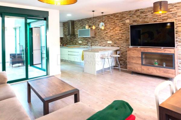 Chalet en plaza de Ramón Sijé, 6