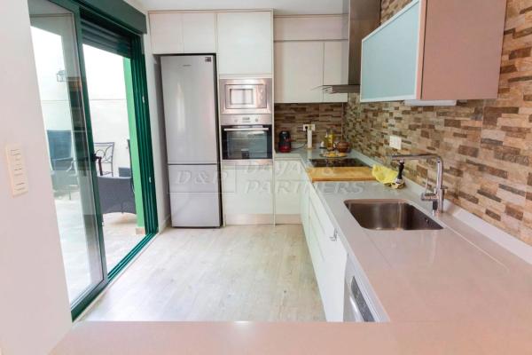 Chalet en plaza de Ramón Sijé, 6