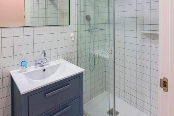 Chalet en plaza de Ramón Sijé, 6