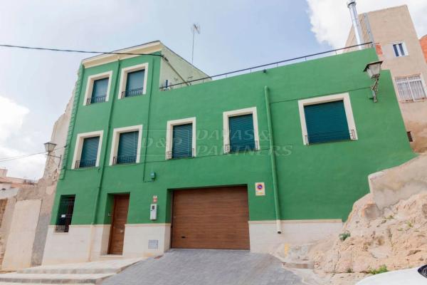 Chalet en plaza de Ramón Sijé, 6