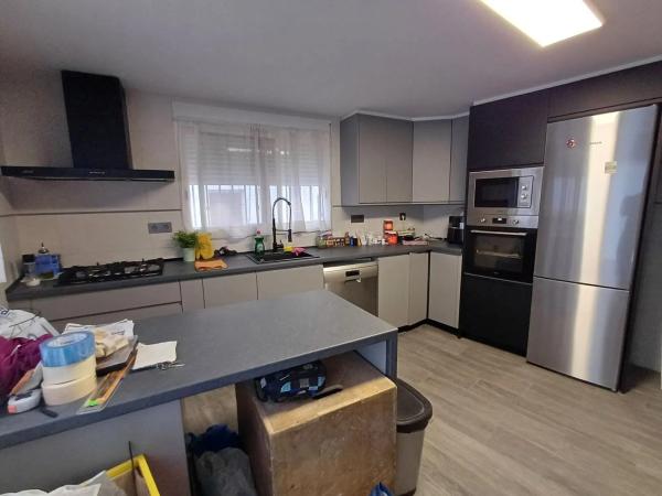 Chalet adosado en Industria, 2