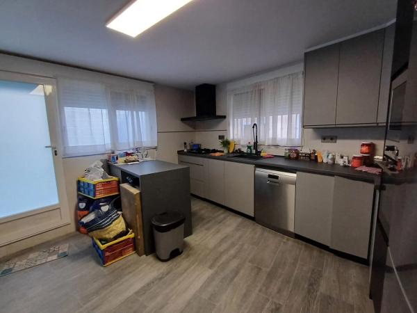 Chalet adosado en Industria, 2